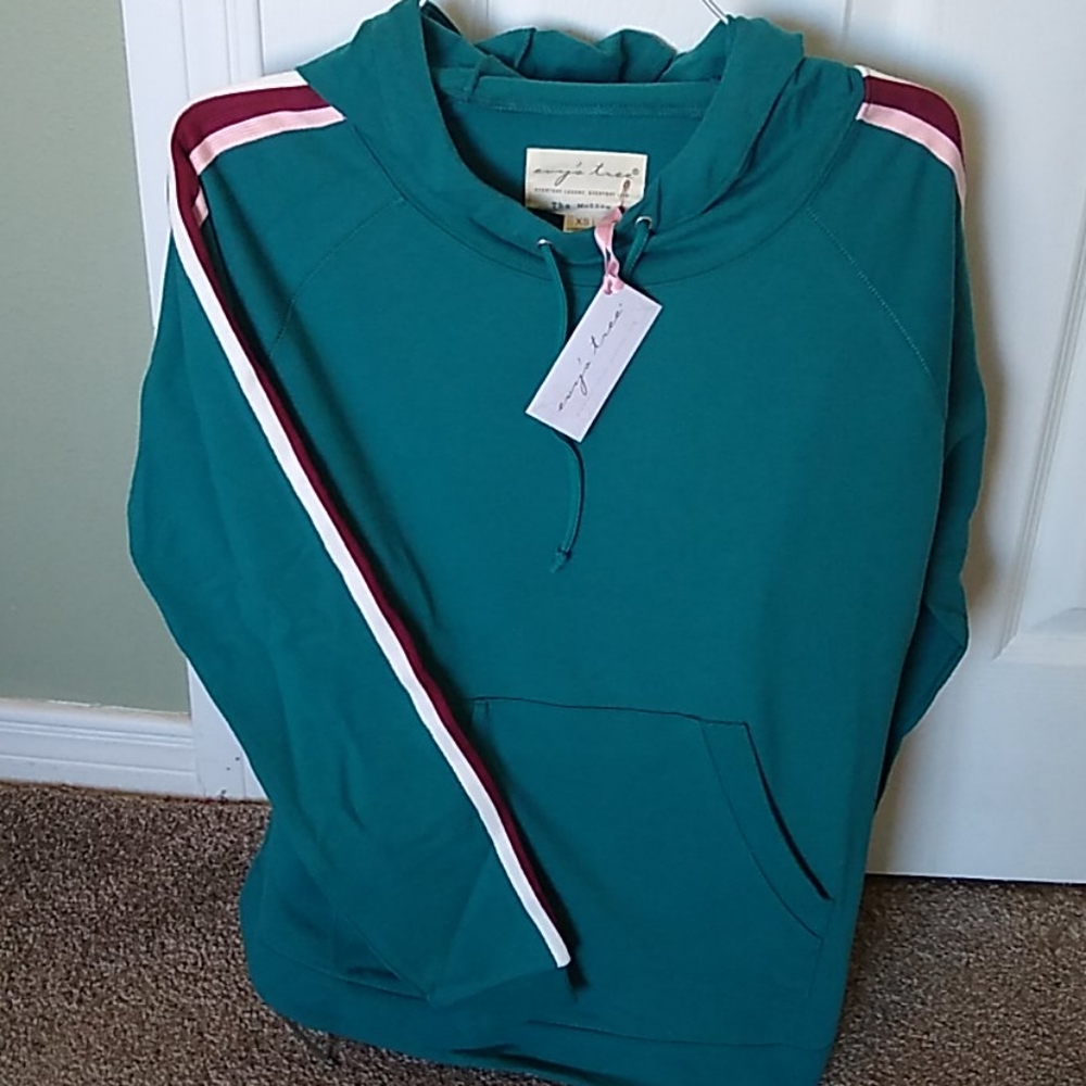 Evy's Tree NWT Ladies Vintage style hoodie